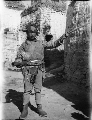 Former soldier in Gyantse Bazaar