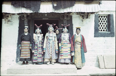 Three Yaso maids of honour