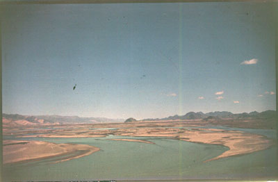 Tsangpo River looking upstream beyond Shigatse