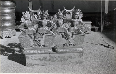 Stand for radung horns at Tse Gutor