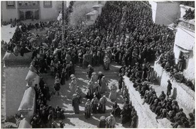 Officials at Namdrotagtse ceremony by Potala