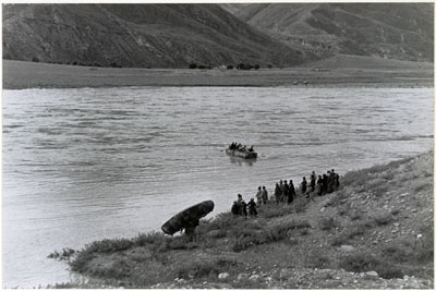 Coracles on Tsangpo River at Nyapso La