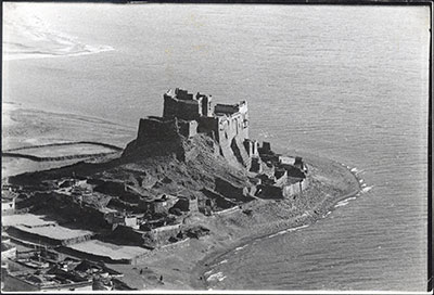 Pede Fort and the Yamdrok Lake