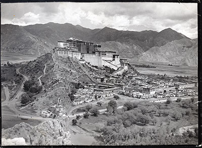 The Potala, southern face, and the hamlet Sho