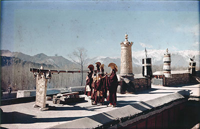 Monks blowing radung, Kundeling Monks blowing radung, Kundeling