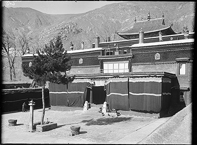 Ne-chung Oracle Temple, near Lhasa