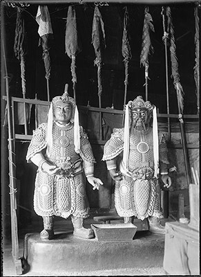 King Ke-sar's brother (right) and minister (left). In the Ke-sar Temple at Lhasa