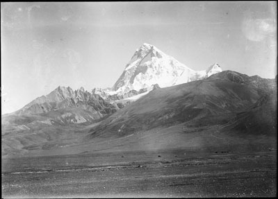 Mt Chomolhari at the head of the Chumbi Valley