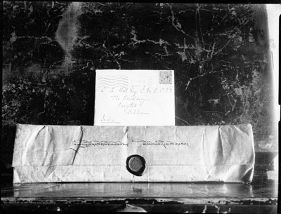 Tibetan letter and English letter