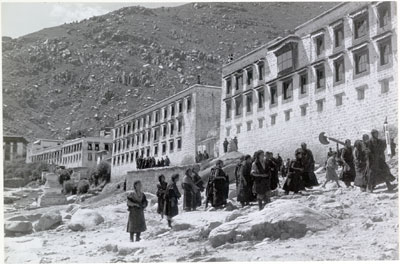 The Mission leaves Drepung Monastery The Mission leaves Drepung Monastery