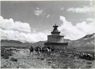 Chorten near Gyantse Chorten near Gyantse