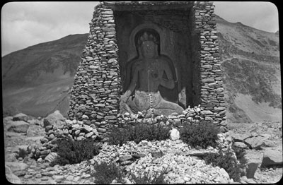 Buddha image between Saugang and Gyantse