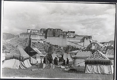 Appliqu tents in front of Potala