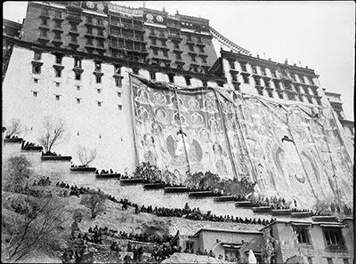 Banners on the Potala during Sertreng
