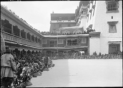 Soldiers at Tse Gutor ceremony at Potala