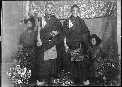 Caretakers of Kesar Lhakhang, Lhasa