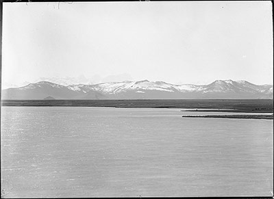Yamdrok Lake near Yarsik