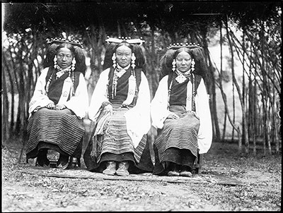 Tibetan ladies in a Lhasa park