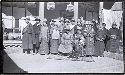 The 14th Dalai Lama's family and servants in Lhasa