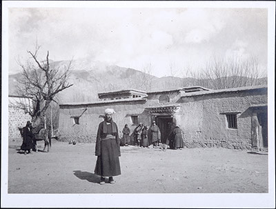Ladhaki, Mohammed Rahim, in front of the hospital in Lhasa
