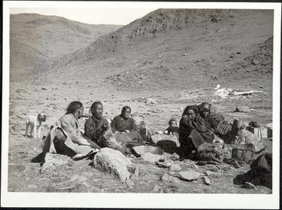 Travellers resting and taking tea