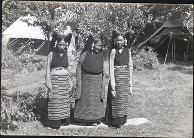 Three women dancers in Dekyi Lingka