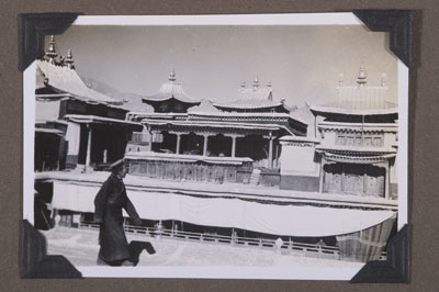 Roofs of Dalai Lamas' tombs, Potala