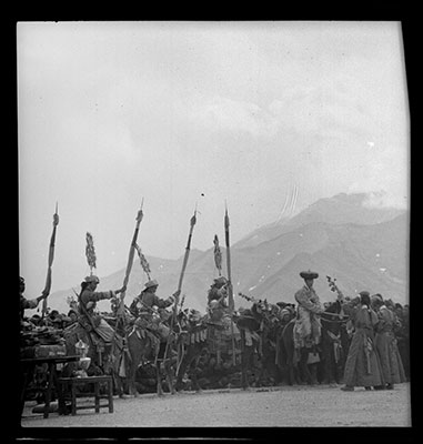 Yaso commander and cavalry riders at Trapshi Tsisher