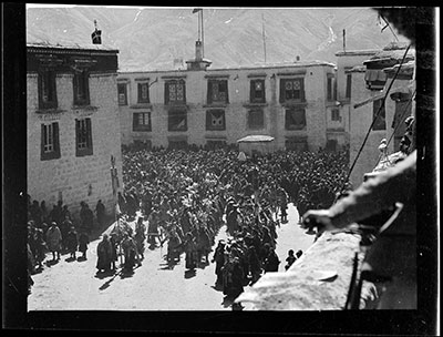 Procession of Zingchongpa on Barkhor at Monlam Torgya