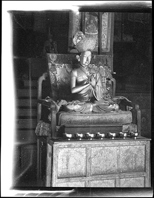 Statue of Padma Karpo at Thegcholing