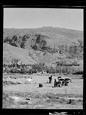 Settlement near Lhalung monastery in Lhodrag