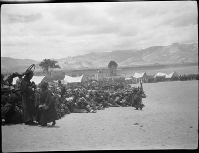 Crowds at Gyantse Gun and Arrow competition