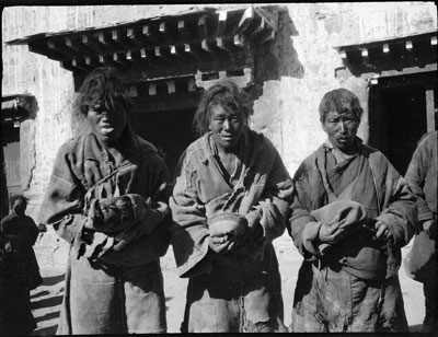 Convict beggars in Gyantse