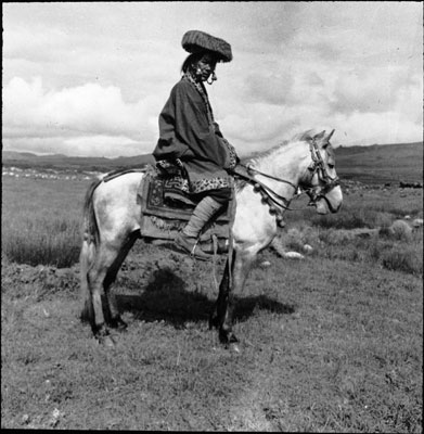 Mounted servant near Sakya