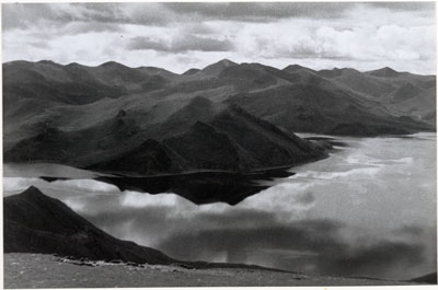 Reflections of clouds in Yamdrok Tso